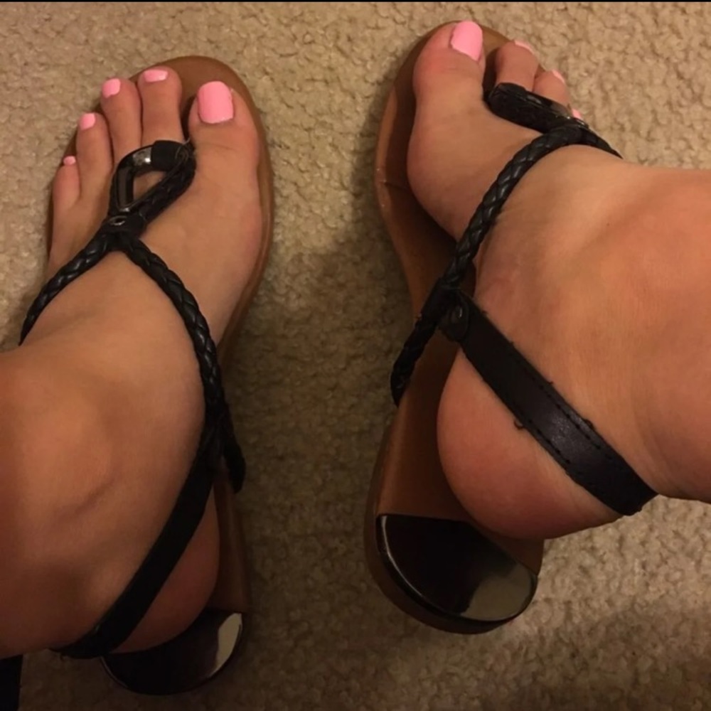 Sandals - Picture 2 of 2